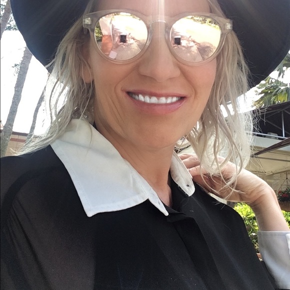 Poshmark Stats - Picture 9 of 13